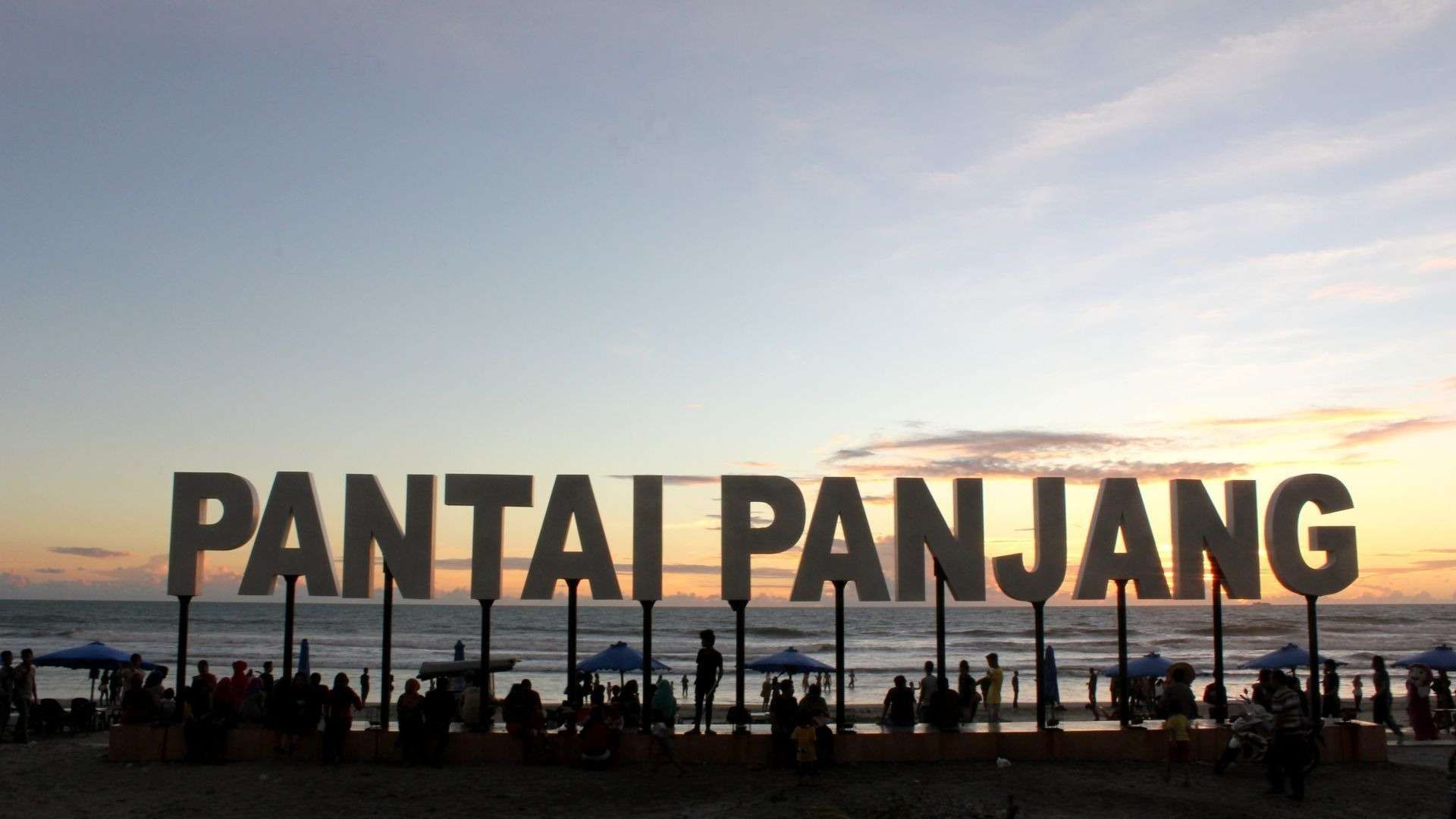 Pemandangan Pantai Panjang, Bengkulu